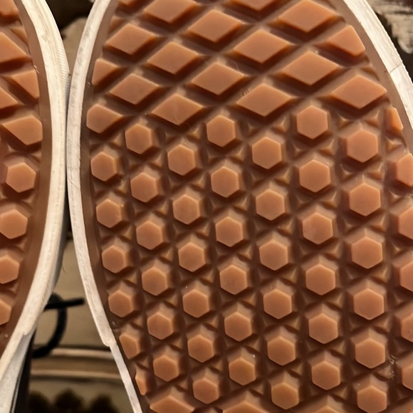 Vans - Picture 5 of 7